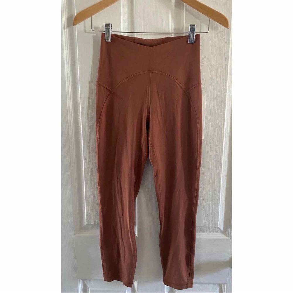 lululemon Unlimit HR Crop 23” *keyhole